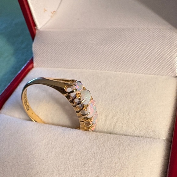 Antique Opal 18K Yellow Gold Band Ring - Picture 6 of 16